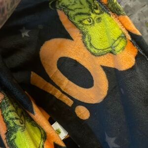 Halloween grinch blanket